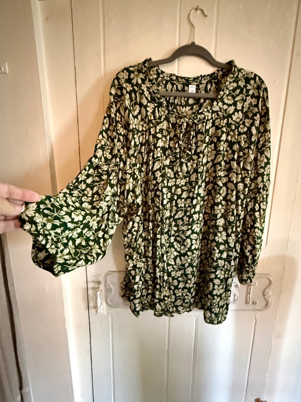 Old Navy floral pullover blouse